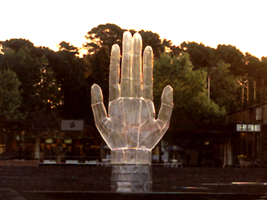 The-hand-of-glass-canberra-festival-7